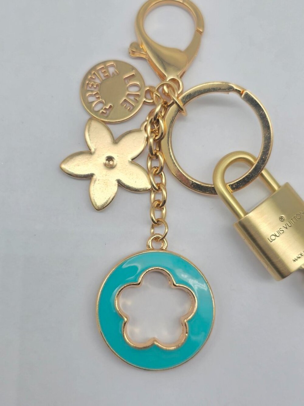 Authentic LV Louis Vuitton Gold Lock & Key 🔑 Unbranded Flower Keychain Charm - Picture 9 of 10